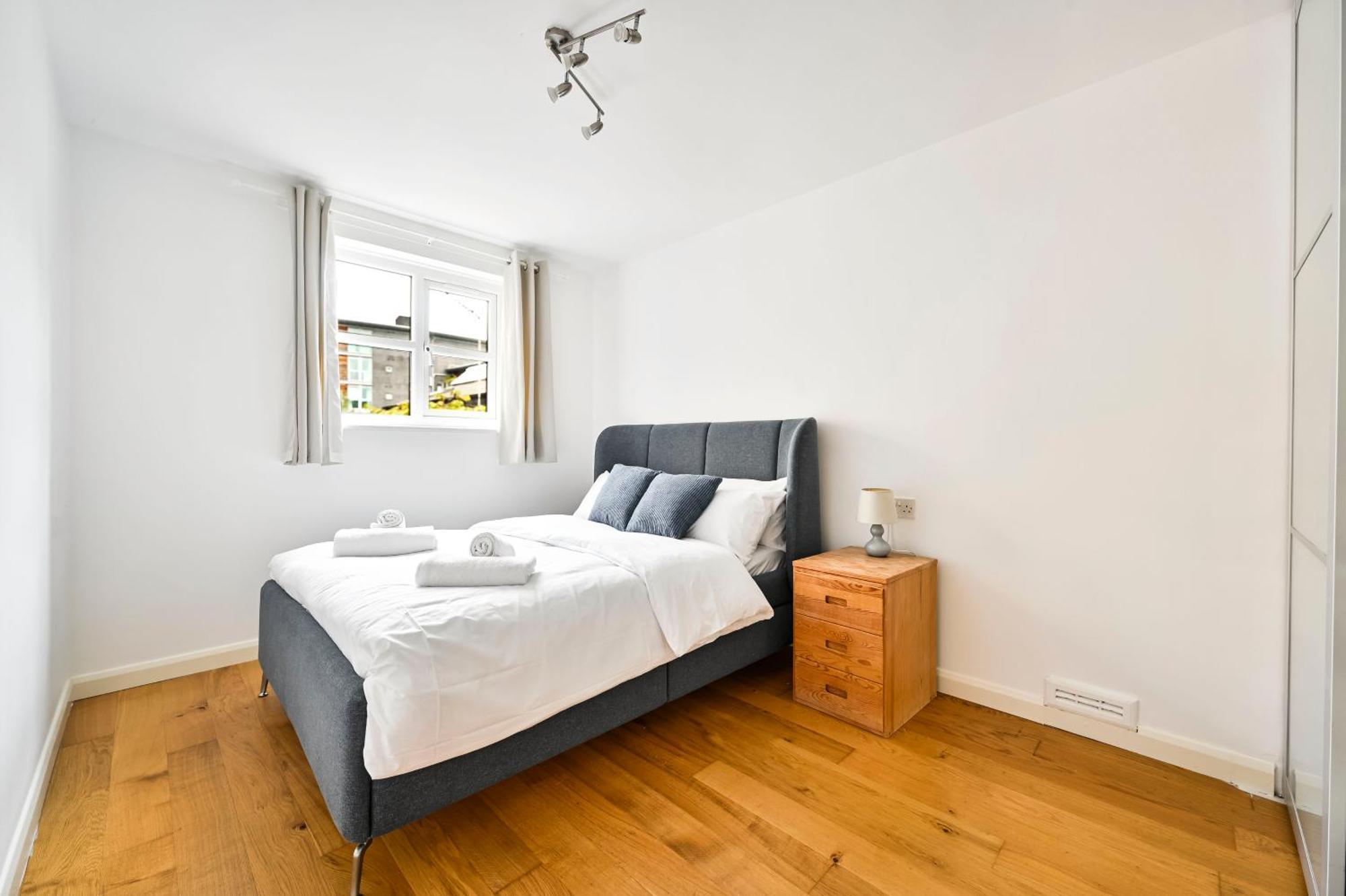 Cozy Corner Near Tower Bridge *